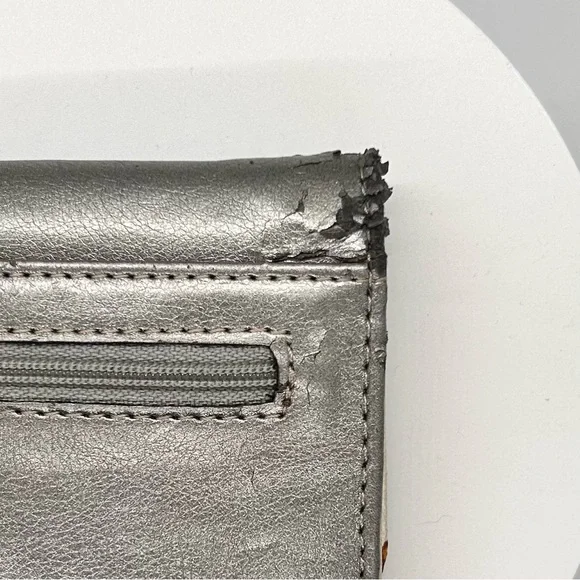 Kathy Van Zeeland Silver Metallic Wallet with Heart Accent Y2K - Picture 8 of 16